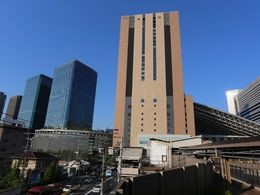 大阪駅ビル10階！朝7時から見学できる天空の枯山水庭園「和らぎの庭」は眺めも超爽快 oto- エキスパート - Yahoo!ニュース