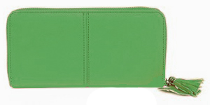 グリーンと赤茶色の財布です✨ グリーンのお財布の内側は黄色になっていて、風水的にもgoodです☺️ 物ノ工房木と革の店佐世保Sasebo長崎Nagasakiレザー革Leatherレザークラフト財布ペアオーダーメイド手作りhandmade木工