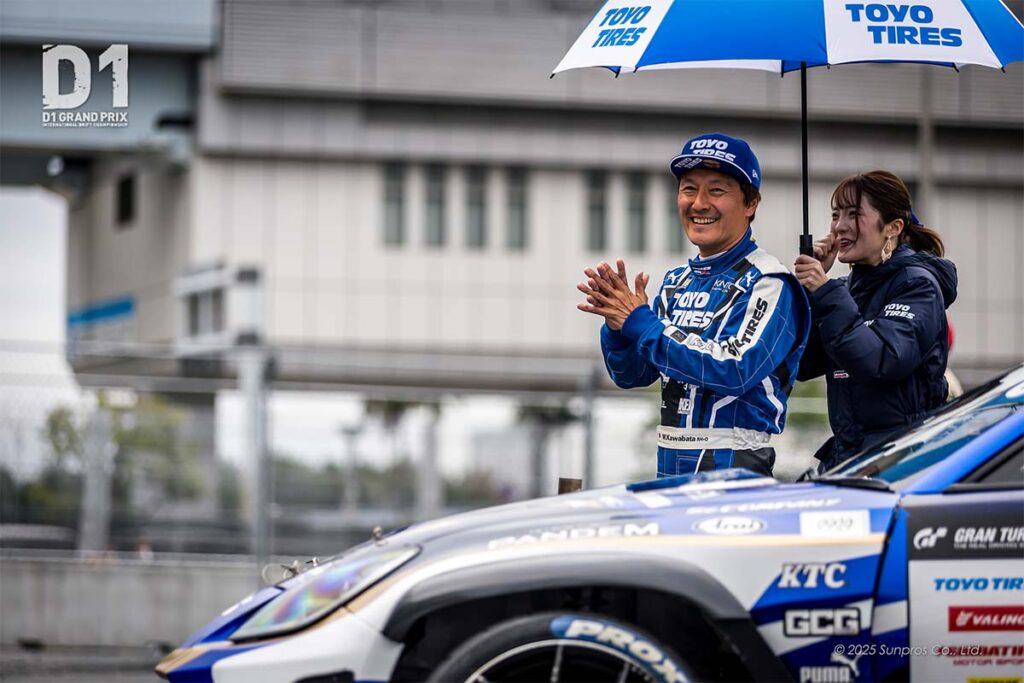 公開直後から話題沸騰の動画、カッレ・ロバンペラと藤原拓海がバトルを繰り広げた実車をレッドブルのブースで目撃せよ!! : TOKYO AUTOSALON 2025東京オートサロン公式サイト