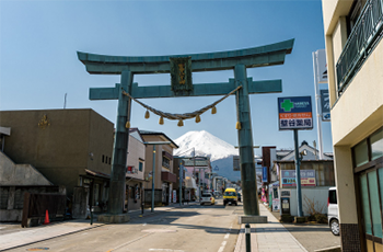 セブンイレブン 富士吉田本町通り店 ホームメイト
