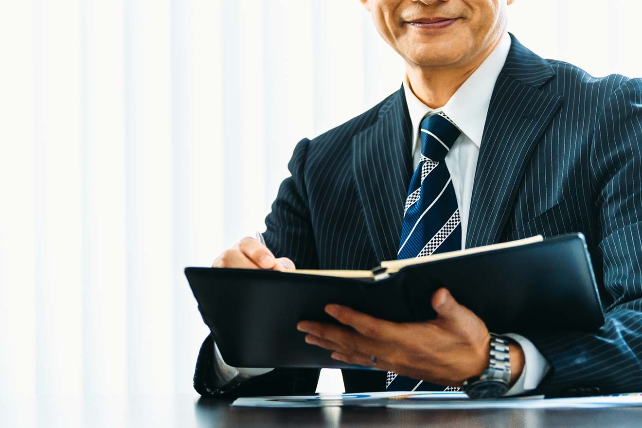 専務・常務・副社長の違いは？気になる序列や給料、役割などを解説