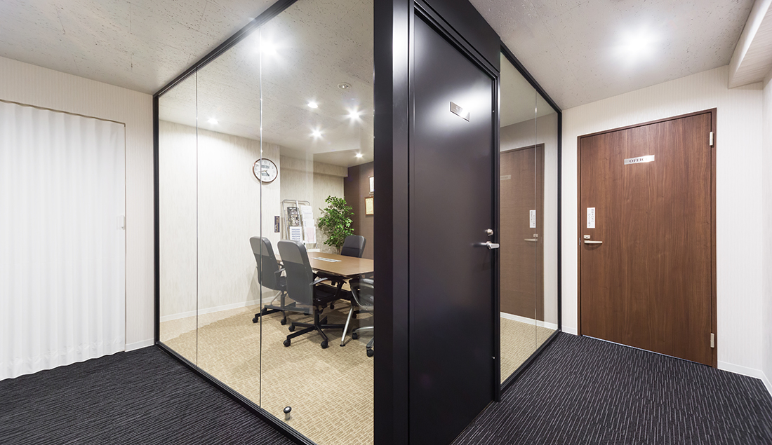 行政書士金城勇事務所:中の町のキャバクラ