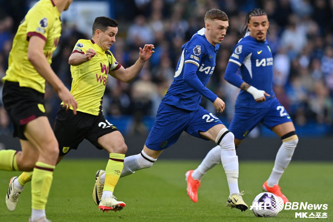 序列が上がったかと思えば、再びベンチに 2023年でシティとの契約切れるスターリングの現在地2022年3月16日- エキサイトニュース