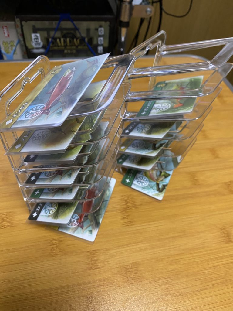 Ｌ型カードスタンド 内寸よこ１０．９ｃｍ×たて６．１ｃｍ-100均 通販 ダイソーオンラインショップ 公式