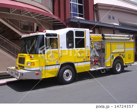 アメリカ消防車 アメリカ消防車のミニカー 無敵の人が消防車を盗む