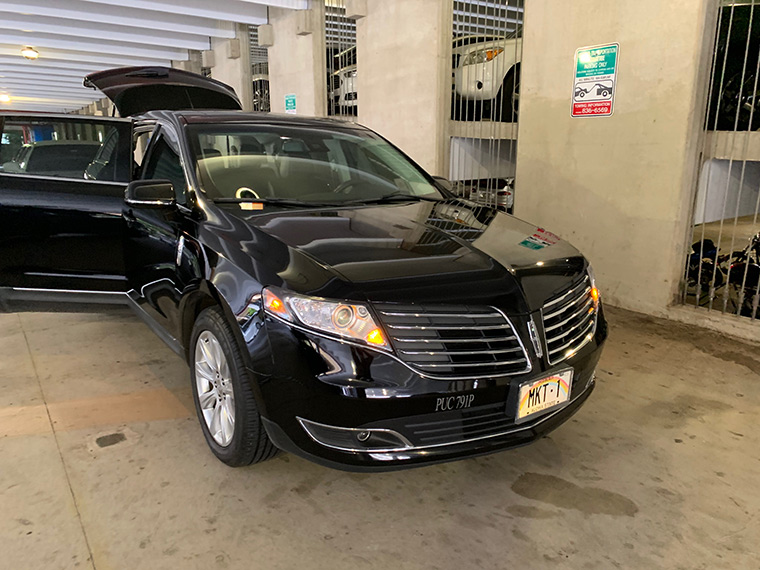 今まで旅行は、アメックスのセンチュリオンカードで、予約すれば無敵だと思ってました@ma34kunさんと一緒にハワイや韓国へ旅行に行った際『MARRIOTT BONVoY』カードの存在、良さを教えてもらった何だか面倒くさいな〜って思い込んでいたが、400万円をカード