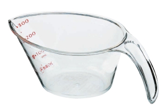 セリア 粉末洗剤の計量が“ひとふり”で完了！画期的な時短アイテムイエモネ