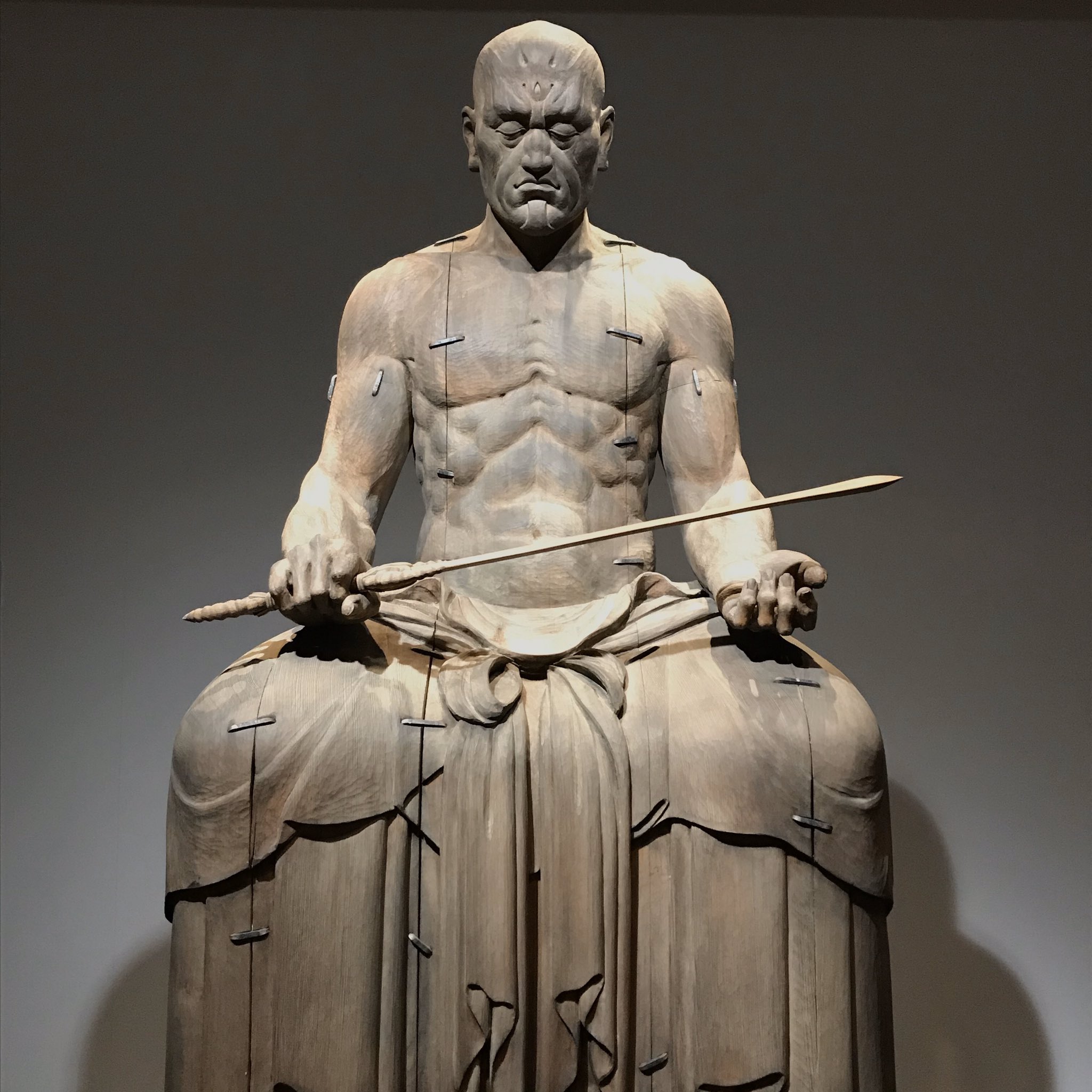 ARTIST NEWS ⽇本の伝統技術と現代彫刻の融合 ー 仏師・彫刻家 加藤 巍⼭の彫刻作品「慈」をご提案特集・記事銀座 蔦屋書店蔦屋書店を中核とした生活提案型商業施設