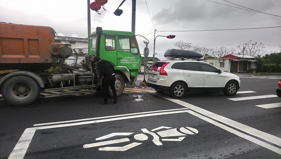 ボルボ 事故車買取実績事故車買取、廃車引取りはプラスワンオートへ