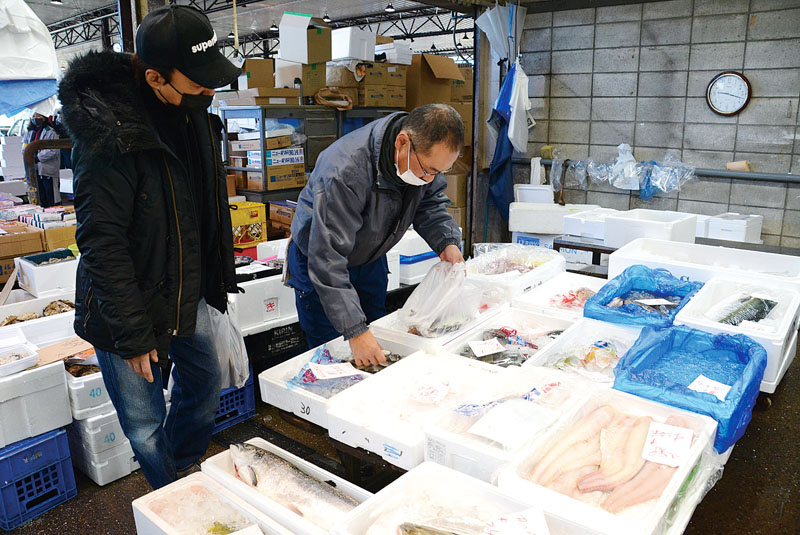 石川県 金沢市の近江町市場年末年始の買い物客でにぎわう 2023年も残り2日に 2023年12月30日掲載 テレ金NEWS NNN