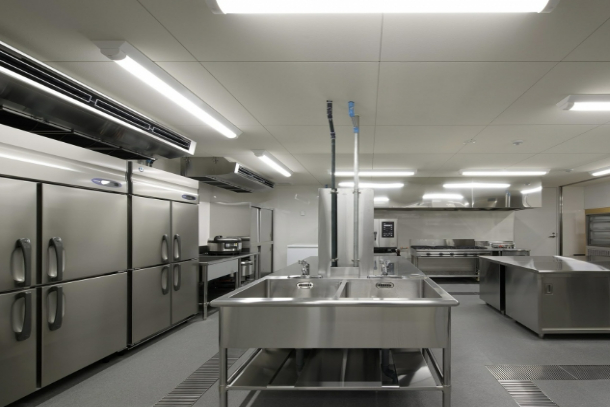 飲食店の厨房業務を効率化！生産性を高める設備と動線レイアウト改善のポイントとは