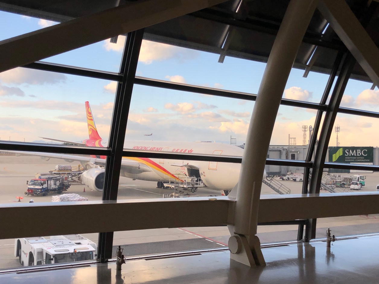 香港航空 Hong Kong Airlines で関空から香港に行ってみたレビュ