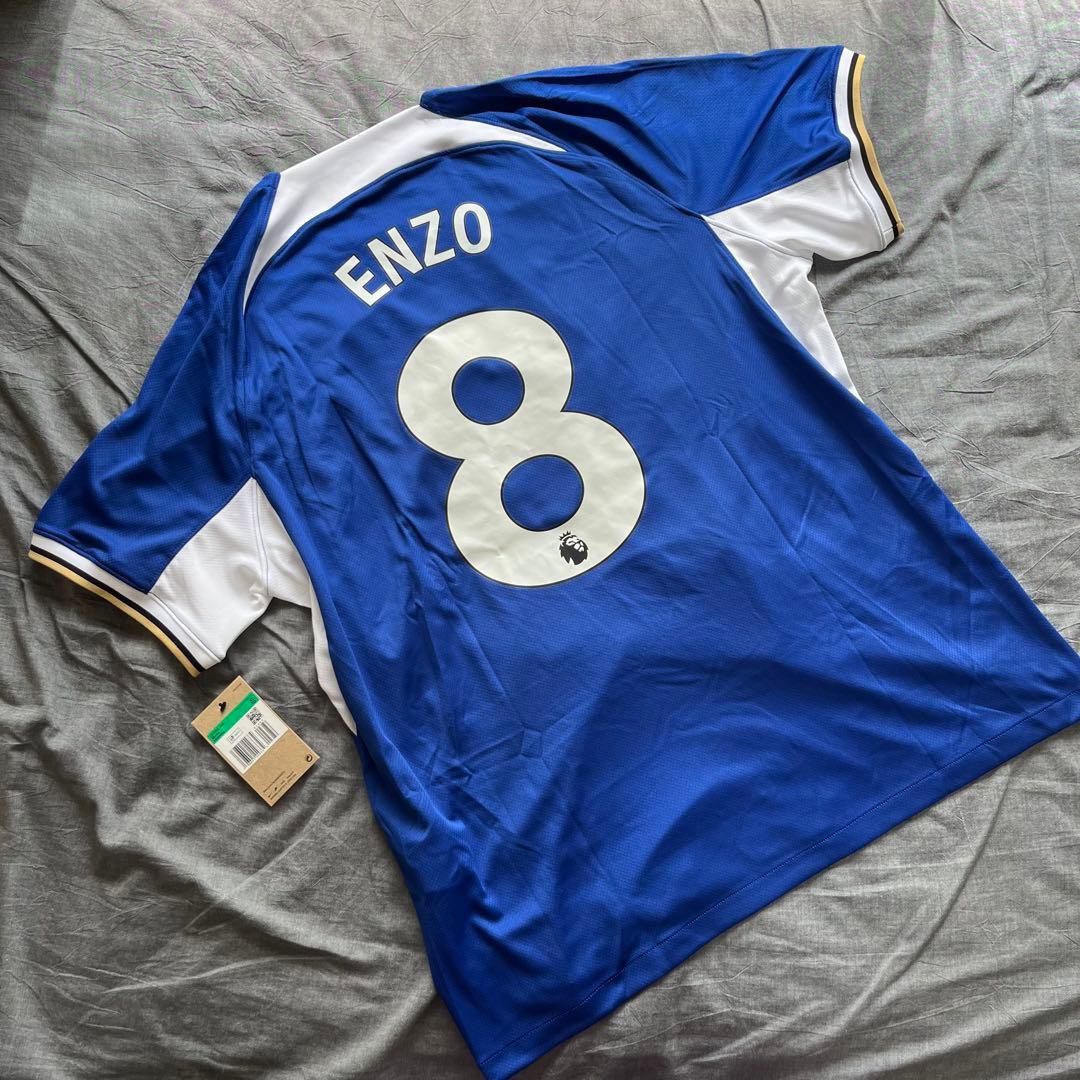 チェルシー FC 公式ストア🔵 Nike Air Max Collection 発売 ・ ✓90年代にインスパイアされたデザインジャケット&ジョガー ✓ 通気性に優れたTシャツ ✓ レディースにはショート丈パーカー ✓ こだわりのクレスト ・いますぐ公式ストアをチェック❗️ https:www