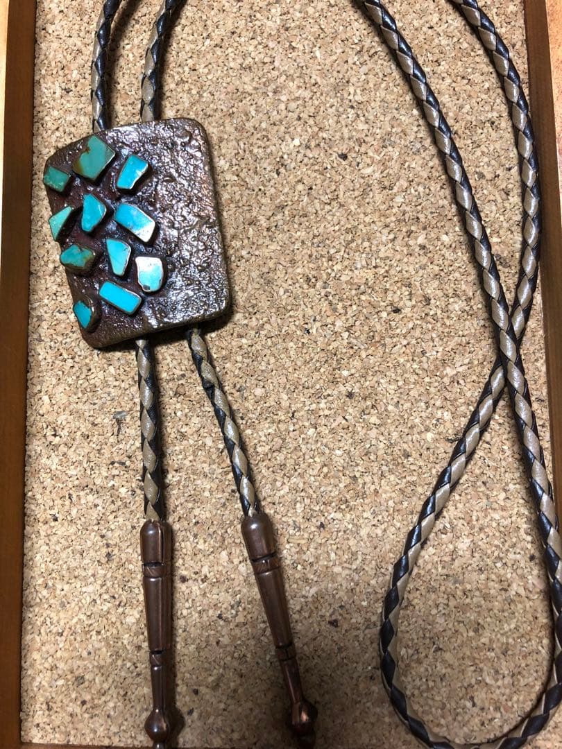 ソーダライト ループタイ 天然石ループタイ ソーダライト 天然石販売 名取貴石 天然石原石鉱物結晶アクセサリ