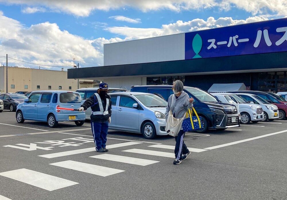 施設警備No.1セキュリティのジパング警備保障ではスーパー、商業施設、オフィスビル等に安心を提供中