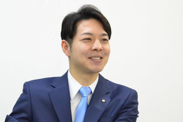 町再生「やればできる」 北海道夕張市長 鈴木直道さん - 日本経済新聞