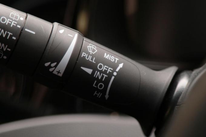 Amazon.co.jp: GARVALON 2個便利な掃除用ウィパー替えストリップ 手動窓クリーナー 家用掃 : 車＆バイク