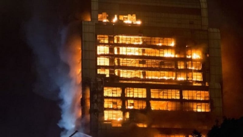 モバイルバッテリー火災”緊迫の状況 就寝中にスマホ充電 注意点は？ 2025年9月25日掲載 日テレNEWS NNN