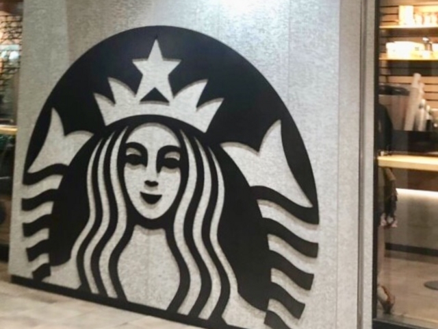 意外とデザイン性が高い渋谷マークシティのスタバ！〜スタバ旅 第220回 東京・渋谷マークシティ店 – ケンタの日本全国スタバ旅