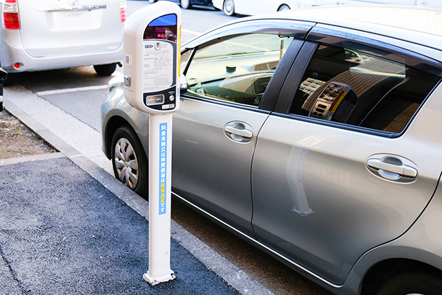 駐車場ライン・白線工事ライン引きなおし、文字マークの設置にも対応