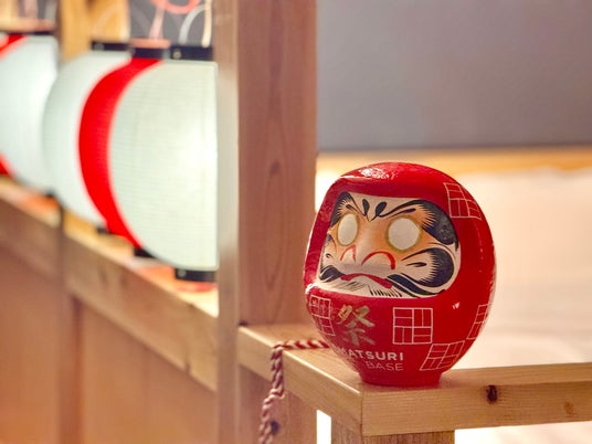 日本三大だるま市の一つ、深大寺だるま市の地にある、だるまパワーで元気になるお店「だるチャンのおうち」TOKYO GIFTS 62東京 の工芸品・お土産・特産品