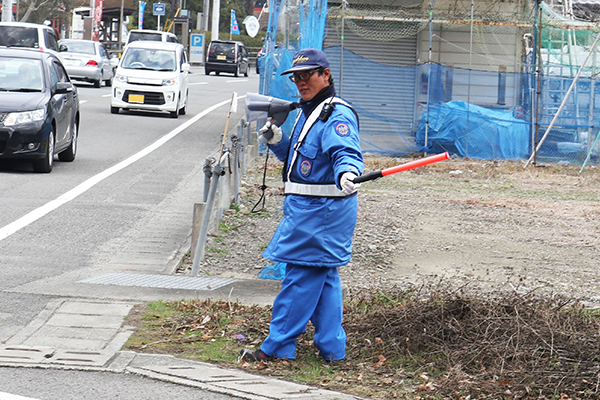 交通誘導による事故で警備員に責任はある？事故事例や気を付けたいポイントを解説SPDノート警備・防犯会社のSPD