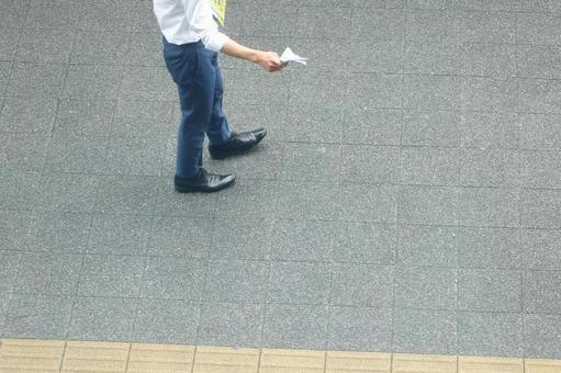 ビラ配り」の写真素材1,312件の無料イラスト画像Adobe Stock