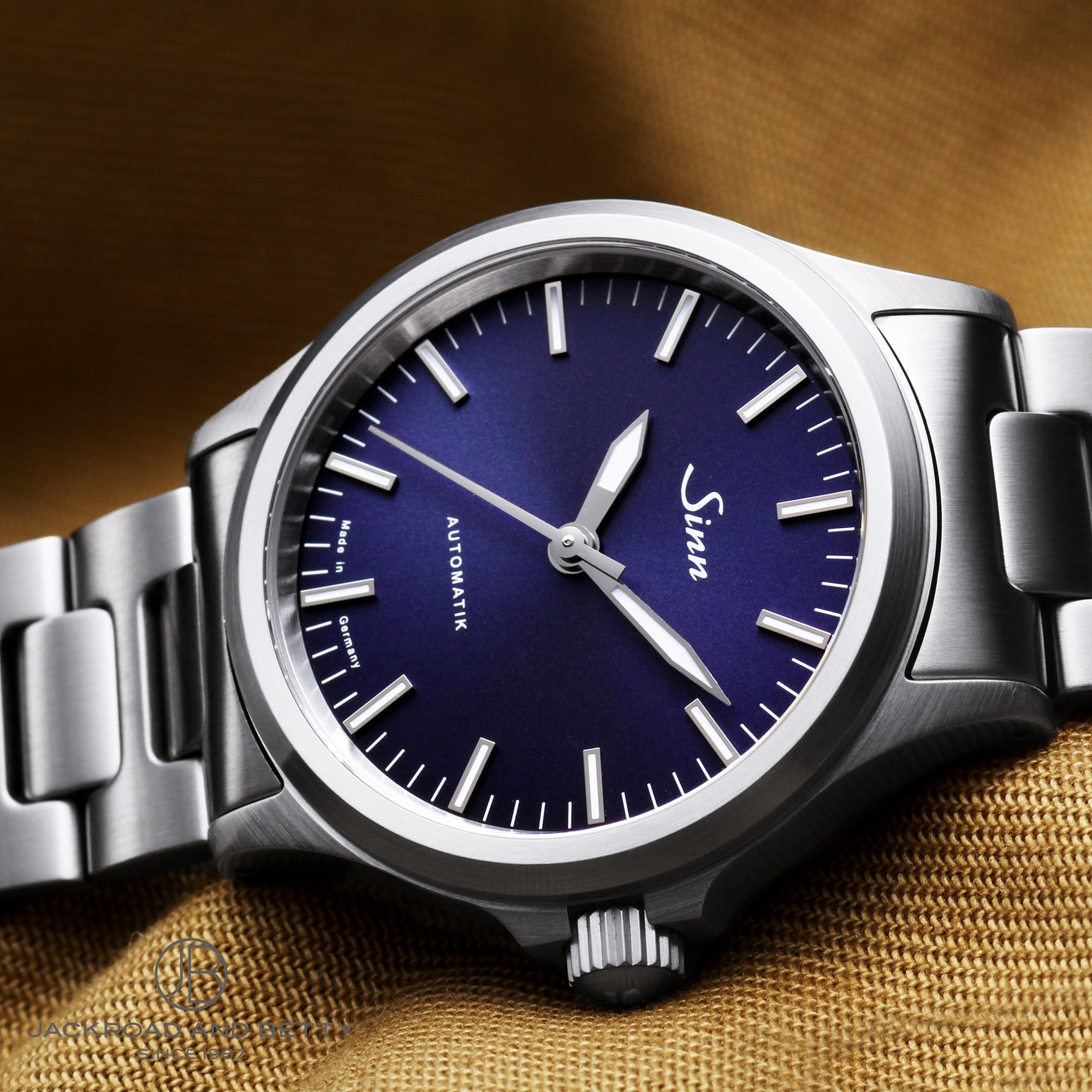 ビジネス向け腕時計のおすすめ！ビジネスマナーに沿ったモデルはこれ！GINZA RASIN 高級腕時計ブログ