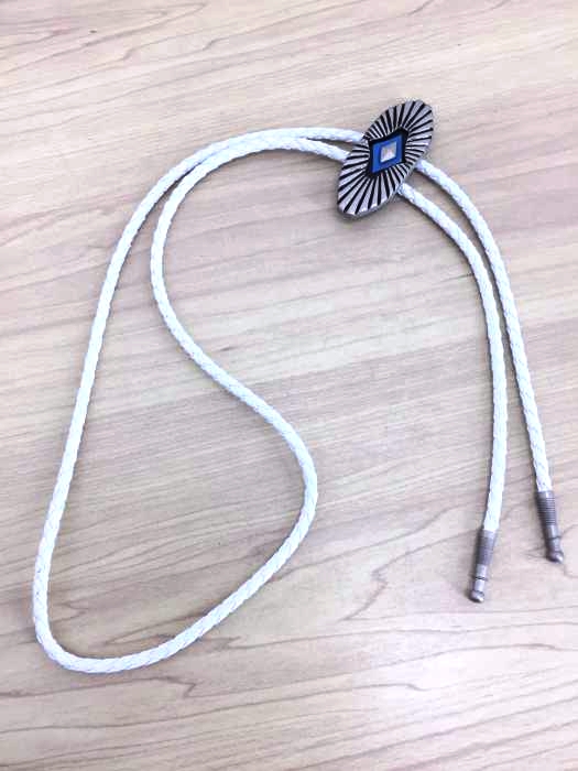 ループタイ コンチョ エスニック サークル ストーン飾り ペンダント 紳士用 ボロタイ ジュエリー メンズアクセサリー 革紐付き ロープタイロック付き ４種類 : ココノコ - 通販 - Yahoo!ショッピング