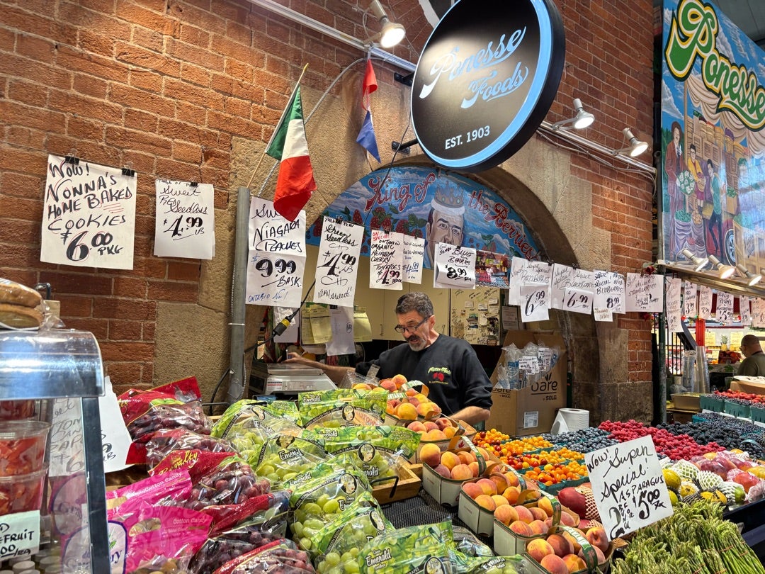 トロント最終日！セントローレンスマーケット、旧市街地、ディスティラリー地区へ！虹ぐらし