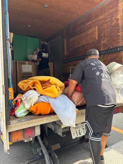 引越し業者の荷運び作業 - No: 541280写真素材なら「写真AC」無料 フリー ダウンロードOK