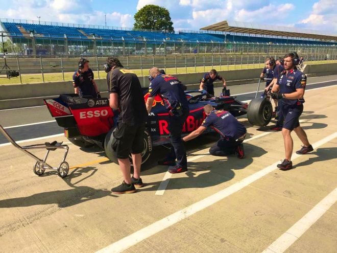 ブエミのタイヤ、テレビカメラを直撃！ 写真動画 : F1通信