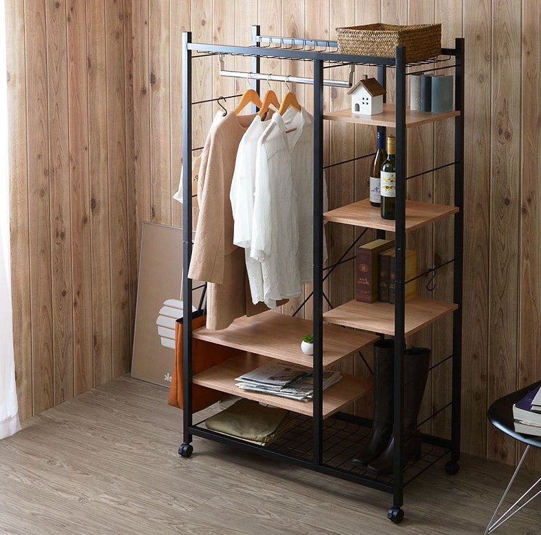 メタルラック」でクローゼット並の収納力を発揮アイリスプラザ_メディア