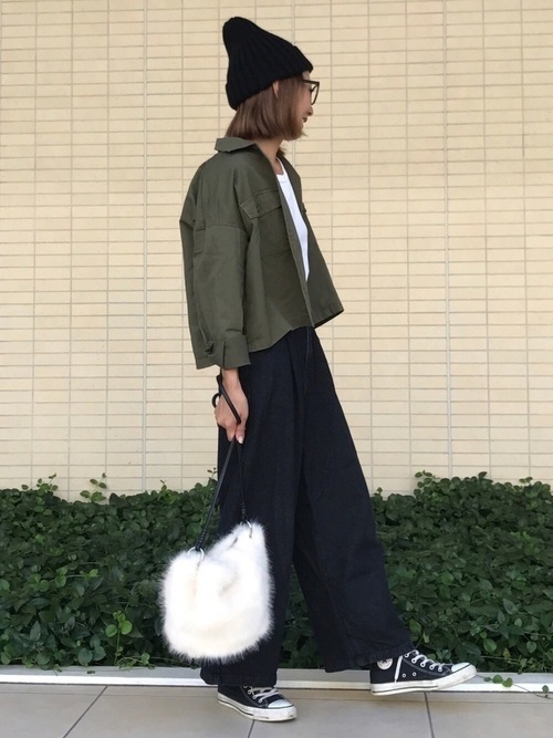 カーキジャケットコーデおすすめ24選媚びない女っぽコーデでおしゃれを底上げOggi.jp