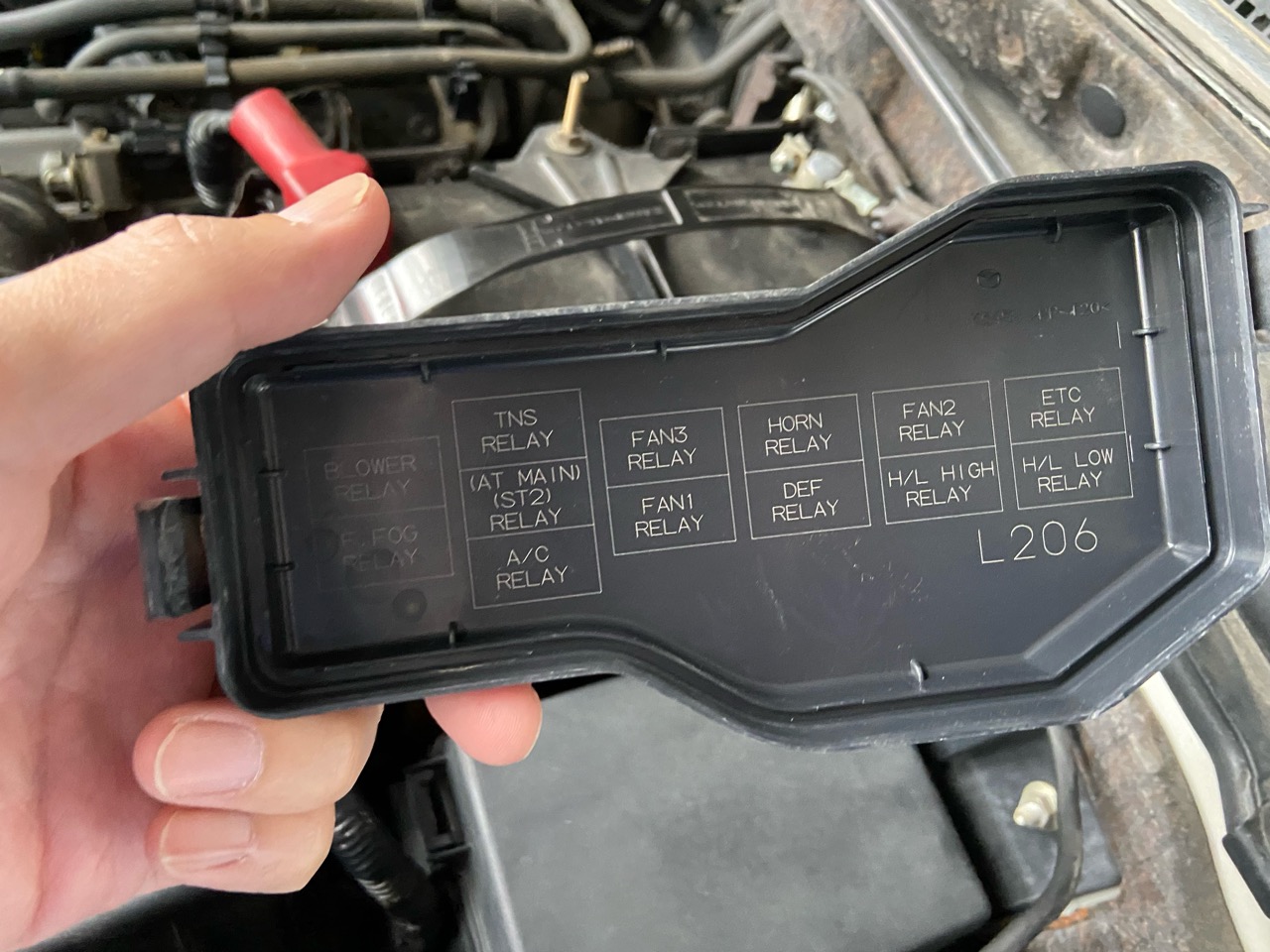 クラクションが鳴り続ける主な3つの原因と即効解決法！故障時の対応ガイドsmart-info