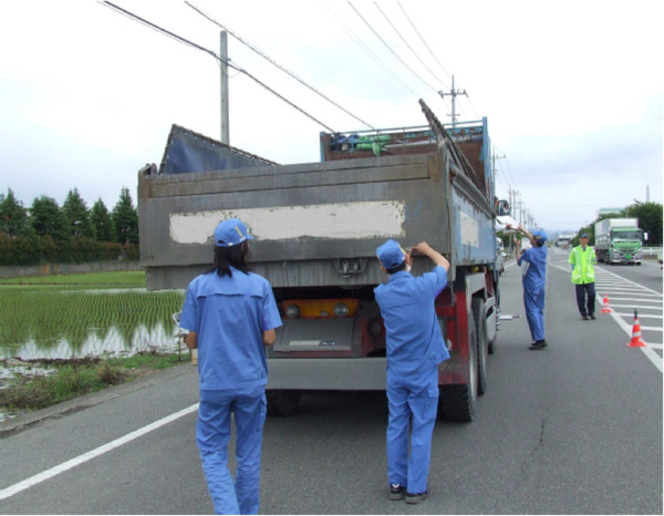 検挙しました！」 超キケンな“残土爆積み”ダンプ＆「改造大型トラック」をその場で摘発！ 国道4号で「一斉取り締まり」実施し“悪質違反者”を排除！茨城県警が街頭検査を公開 くるまのニュース- Yahoo!ニュース
