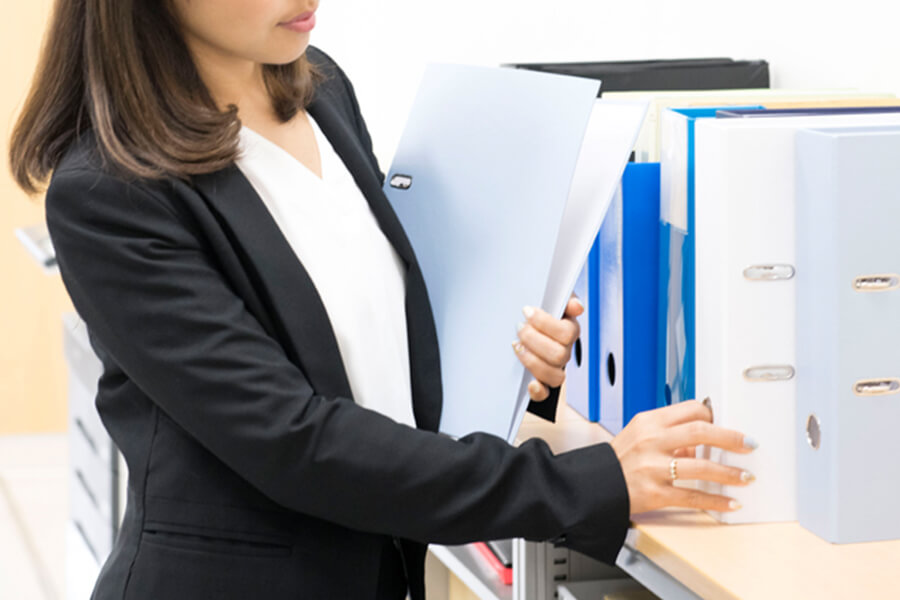 整った状態を保つ！デスク整理4つのポイントやおすすめ商品も紹介コラムオフィス移転・レイアウト・デザインコクヨマーケティング