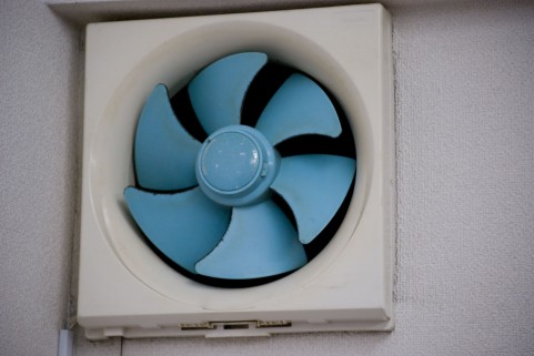 換気扇の電気代は安い？つけっぱなしのメリットや節約ポイントも紹介ドコモでんき