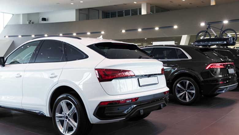 車のボディカラーが白か黒かの色の違いによるメリット・デメリットとは中古車なら グーネット