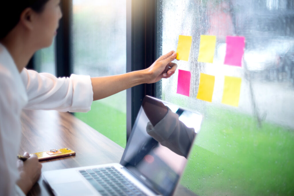 不適切な場面もある「五月雨式に申し訳ございません」の使い方・注意点・類似表現Oggi.jp