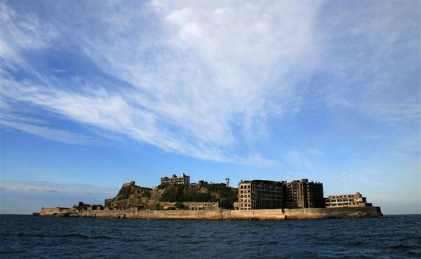 軍艦島はオーシャンビューな廃墟だった :: デイリーポータルZ