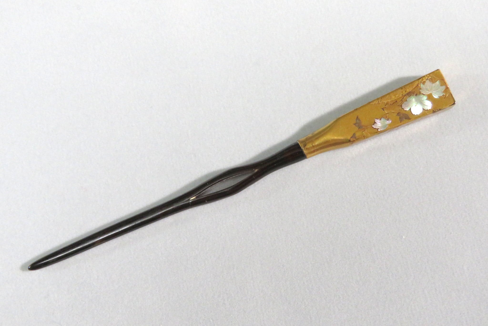 極上 鼈甲 櫛・簪 120g 東な6-1227ア㉛ アンティーク 芝山細工 粉溜