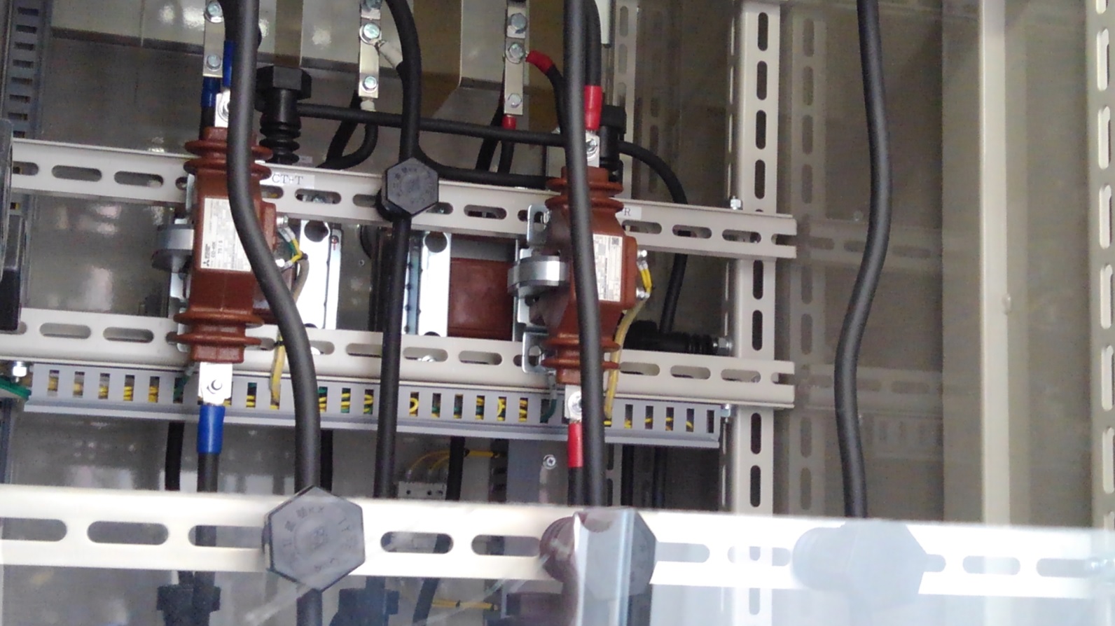 モールド形非接地形計器用変圧器 VT 変成器 VCT・CT・VT 製品・サービス株式会社 東光高岳 TAKAOKA TOKO CO., LTD