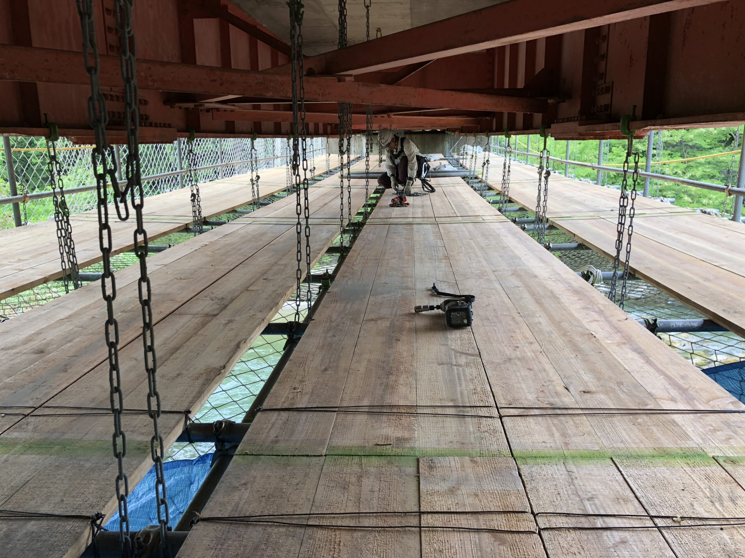 橋梁点検用 移動式足場レール吊り具納入実績 大洋製器工業株式会社