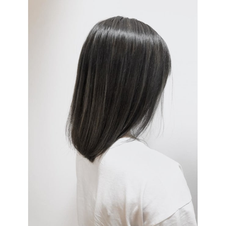 2025年秋 白髪ぼかしハイライトでビジネス・オフィス系髪型 ヘアカタログ・ヘアスタイル を探す - OZmallビューティ