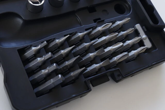 ダイソー』で買った『スライド式ハンドル』と『ソケットレンチ』と『6.35mm ラチェットハンドル』: パソコン・FXなどに関する日記