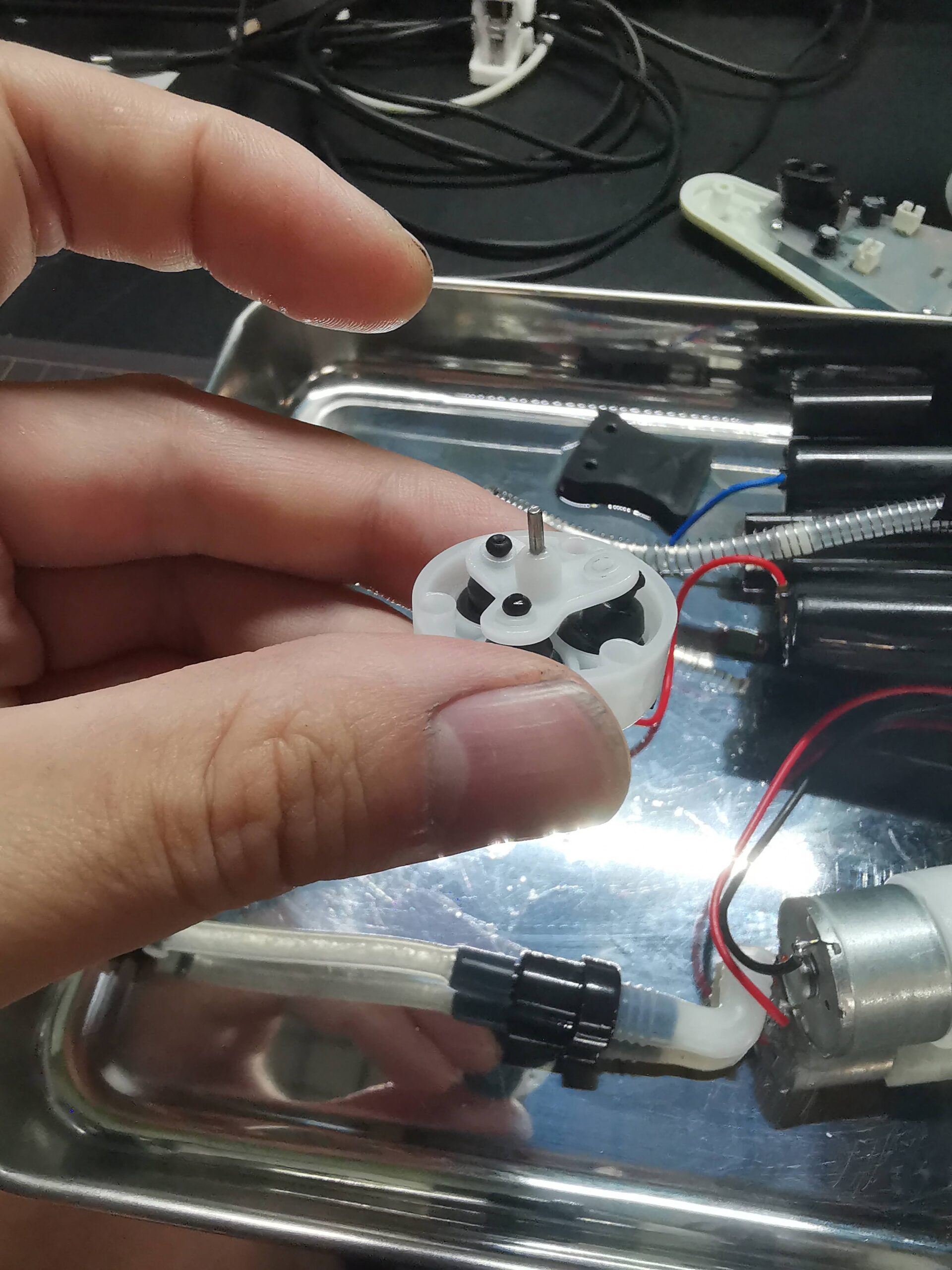 100均 ダイソーアルコール用オートディスペンサーの紹介ruru-syu.com