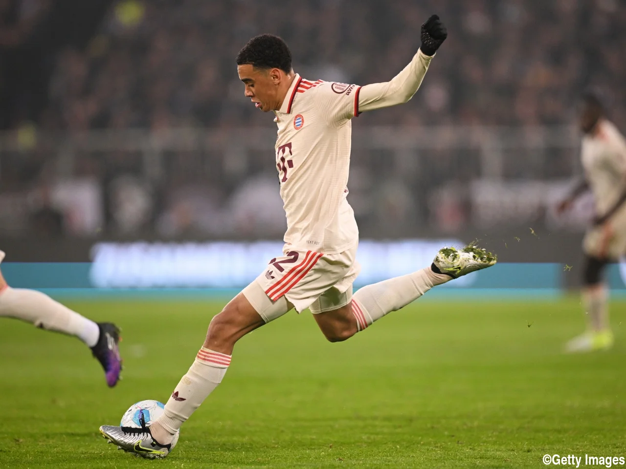 ドイツ生まれ、イングランド育ち 2国間で揺れた逸材 