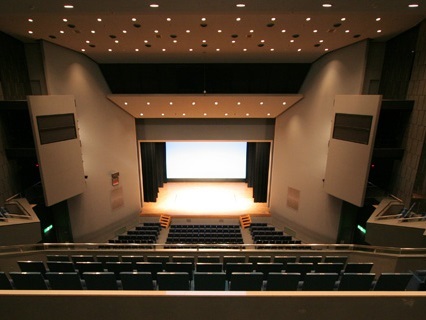 各会場のキャパと座席図だよ～ ^-^ナアチャンの独り言☆