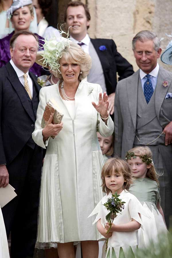 カミラ夫人と前夫の間に誕生した長男トム・パーカー＝ボウルズ＆長女ローラ・ロープスって